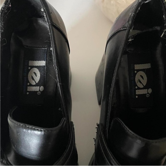 SOLD Vintage 90s Y2K LEI Faux Leather Loafer Chunky Heels - Picture 4 of 8